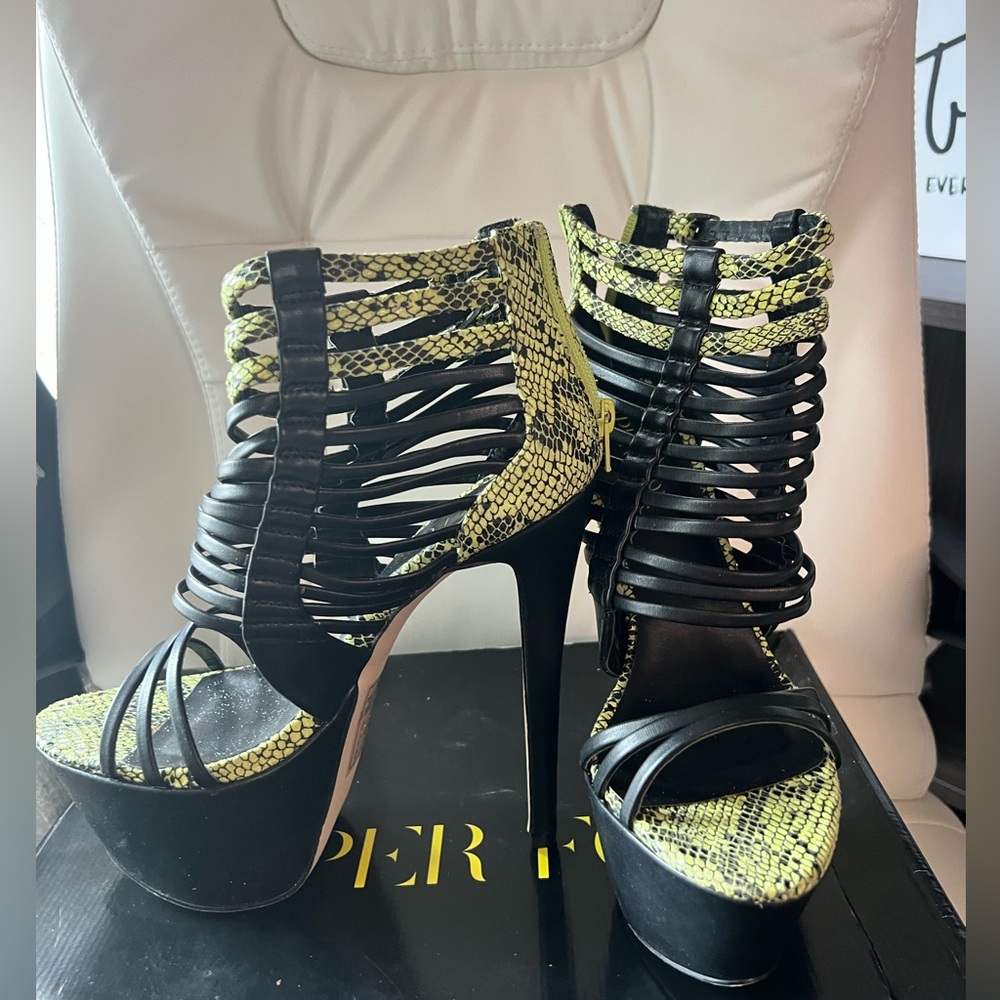 Rosita Snake Skin Multi Black Heel